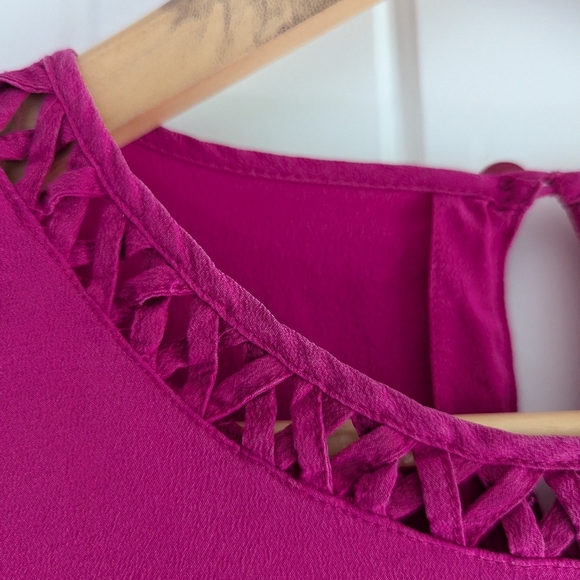 100% Silk Blouse Short Sleeve with Neck detail, Pink, Size M - Picture 10 of 12